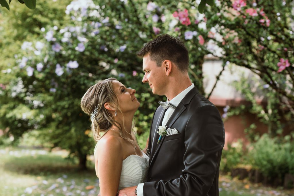 Hochzeitsofots Diana und Timm: Couple-Shooting im Garten